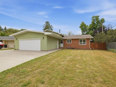 2807 Edgewood Dr N
