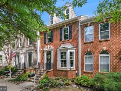 1010 Main St