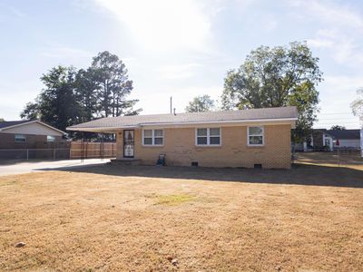 707 Faye St