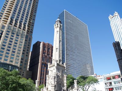 111 E Chestnut St APT 29E