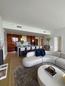 2678 Tigertail Ave #502