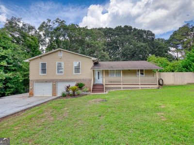 1042 Duke Dr SE
