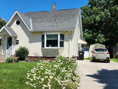 143 Maple St E