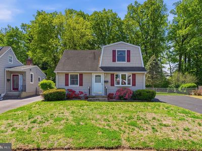 54 Longwood Dr