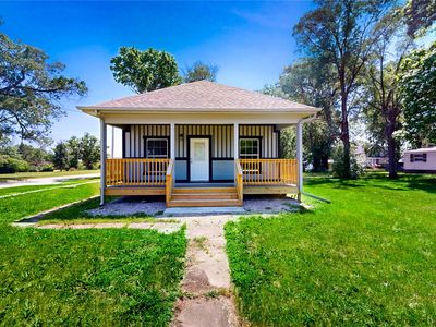 416 D Main St E