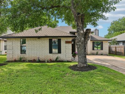 2000 Zephyr Ln