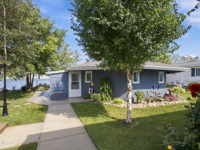 46 W Lakeshore Dr