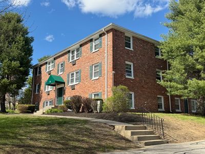90 Ridgewood Ln