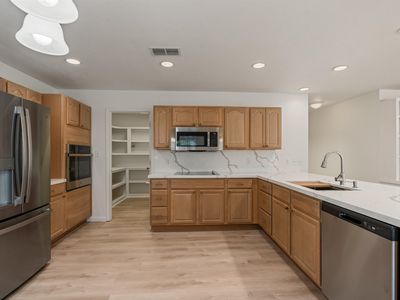 100 Royal Way Dr APT 10A
