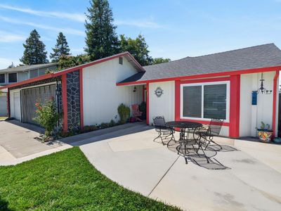 5141 Almsbury Dr