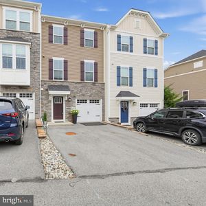 Property at 221 Sugar Maple Sq, Downingtown, PA