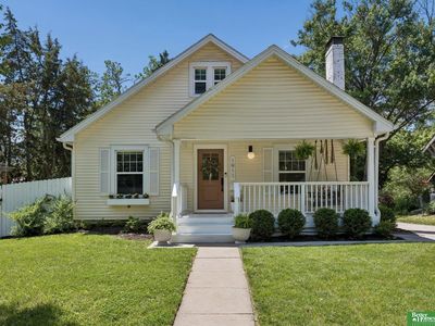 1911 Lake St