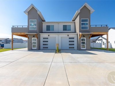 5916-5918 Little River Loop