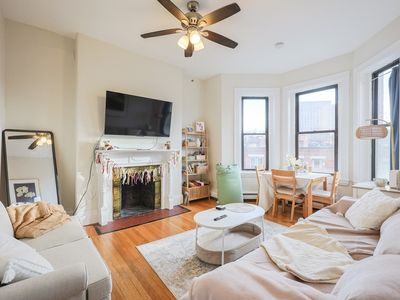 17 Symphony Rd APT 8