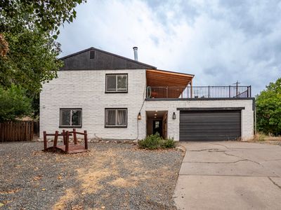 450 Hillside Pl