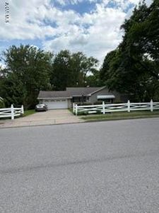 100 Lynndale Rd