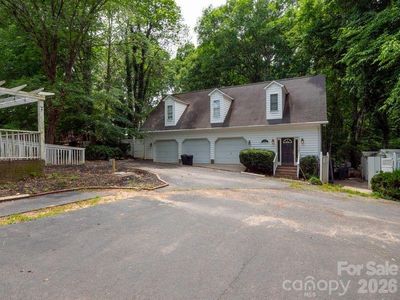 9126 S Providence Rd