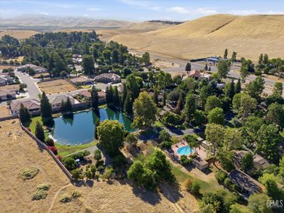 Property at 5857 Riggs Ct, Bakersfield, CA