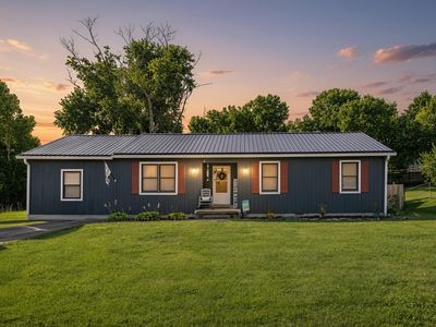 2217 Redbud Ln