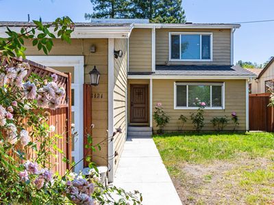 2121 Valparaiso Ave