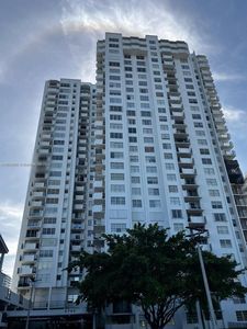 2750 NE 183rd St APT 2012