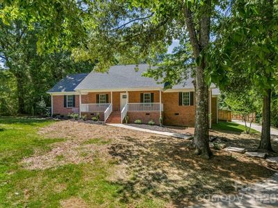 663 Lakeside Dr