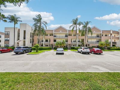 7468 Fairfax Dr #302