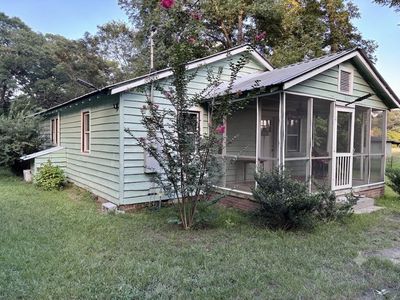 Property at 106 Walnut St, Gordon, GA
