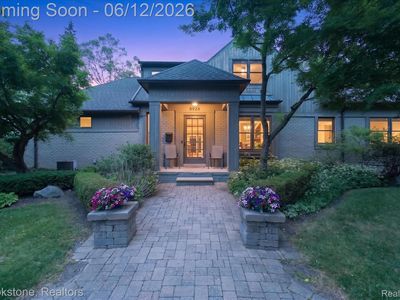 Property at 8926 Lincoln Dr, Huntington Woods, MI