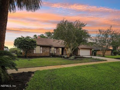 1761 BROKEN BOW Drive W