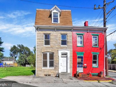 555 McKenzie St
