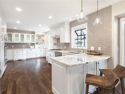 1050 Lakemont Trce
