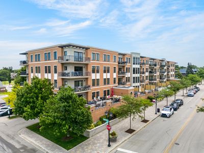 135 S York St Unit 306