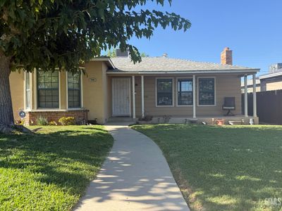 110 E Kern St