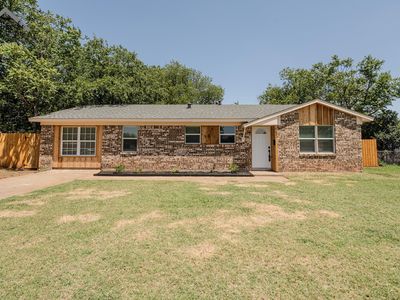 1431 Phoenix Dr