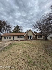 6734 Lake Forest Dr N