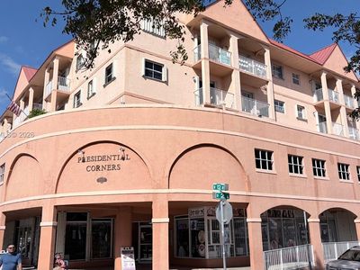 199 SW 12th Ave APT 415B