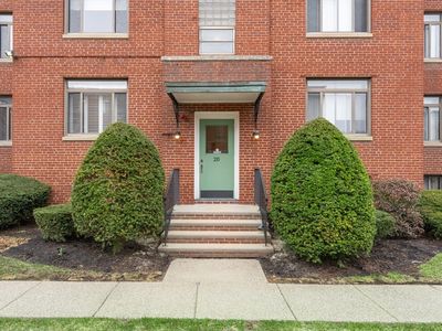 20 Ashland St APT 1L