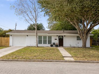 Property at 1501 S Tyler St, Beeville, TX