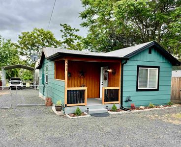 631 Vista Ave