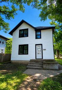 2400 Emerson Ave N