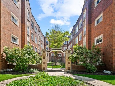 4427 N Lawndale Ave APT 1B
