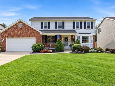 93 Londonderry Ln