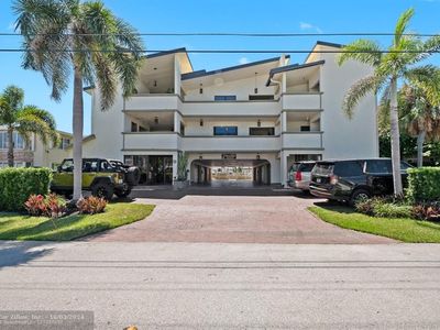 3208 SE 12th St UNIT 202