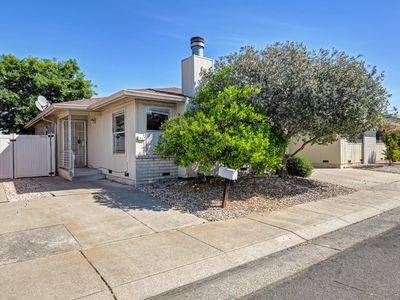 1402 Keagle Way