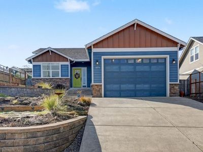 371 Golden Eagle St NW