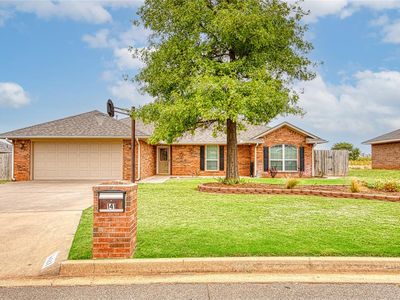 Property at 141 Calhoon St, Elk City, OK