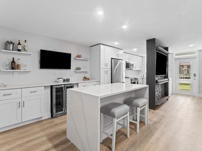 108 Paradise Harbour Boulevard #107