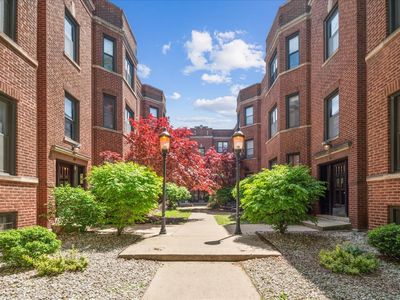 901 W Cornelia Ave APT 3N