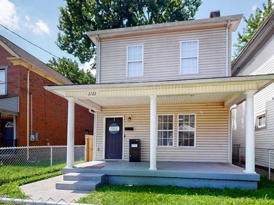 2122 W Burnett Ave